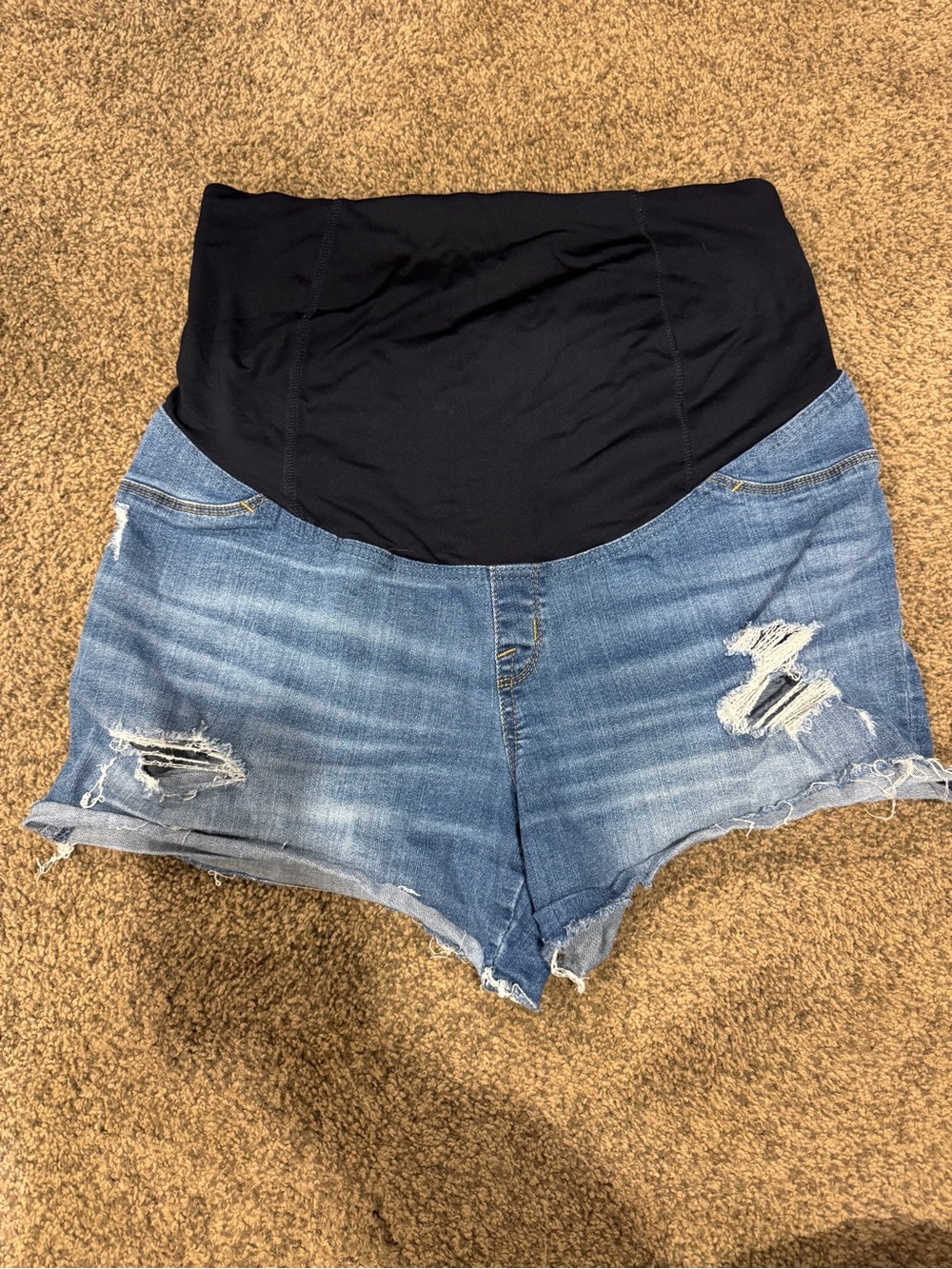 Isabel Maternity Distressed Denim Shorty Jean Shorts— Size 12/31
